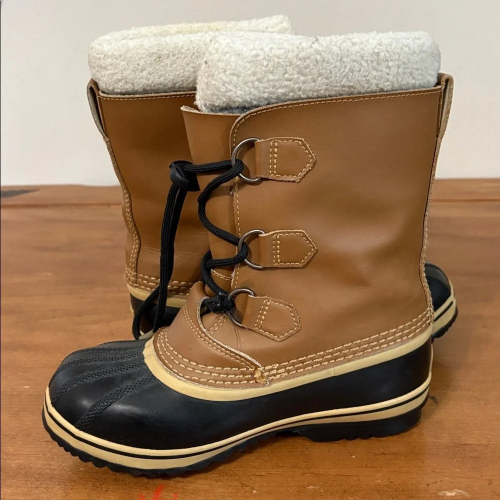 Sorel Caribou Waterproof Boots Size 4